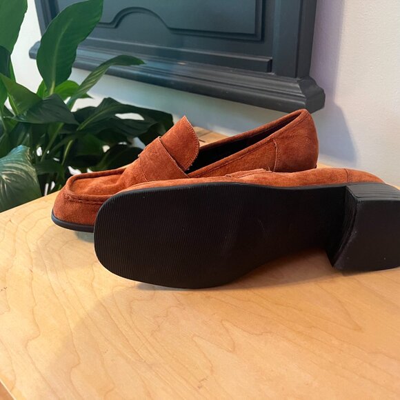 Vintage Burnt Orange Suede Pumps (8.5) - Picture 4 of 4